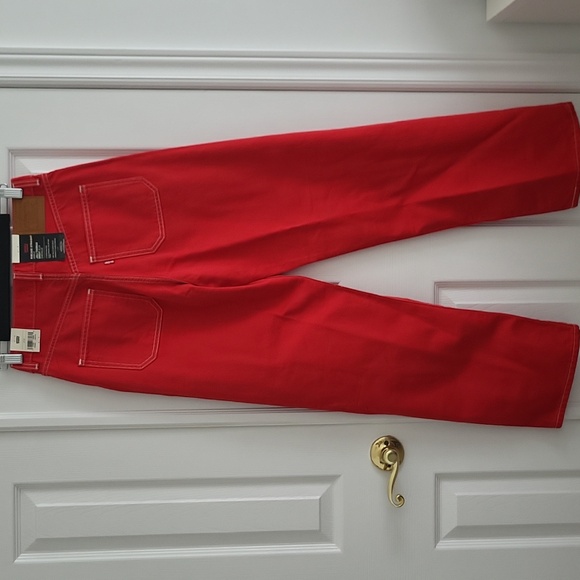 LEVI'S Ribcage Straight Patch Pocket Jeans. NWT - Picture 2 of 4